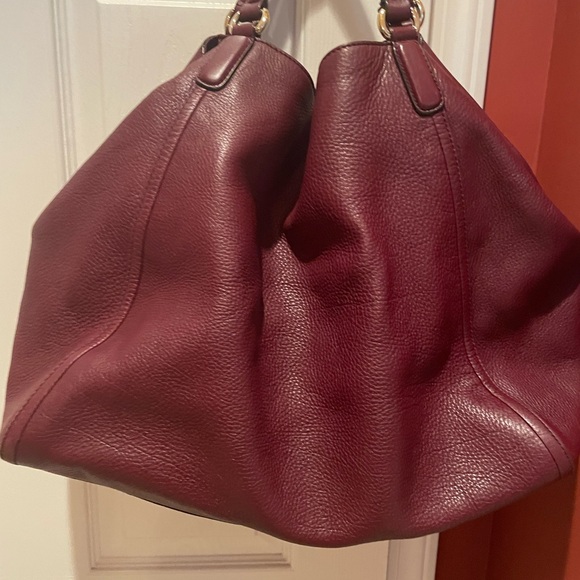 Authentic Gucci large hobo bag. - Picture 7 of 11